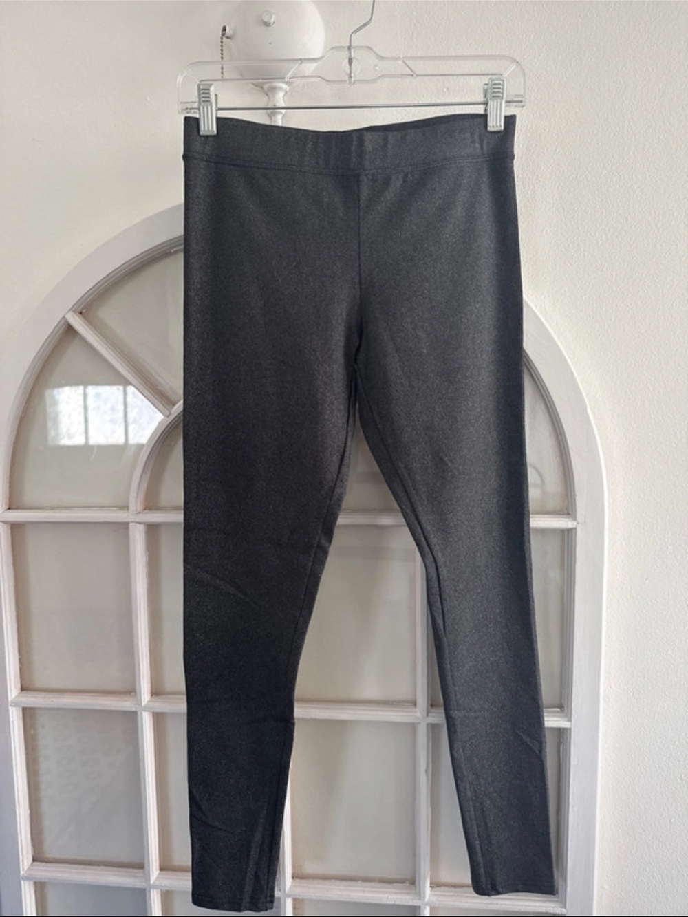 Nordstrom Women's Charcoal Grey Heathered Stretch Leggings with sparkly silver